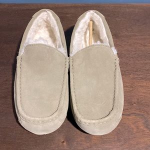 Koolaburra by UGG fleece lined slippers